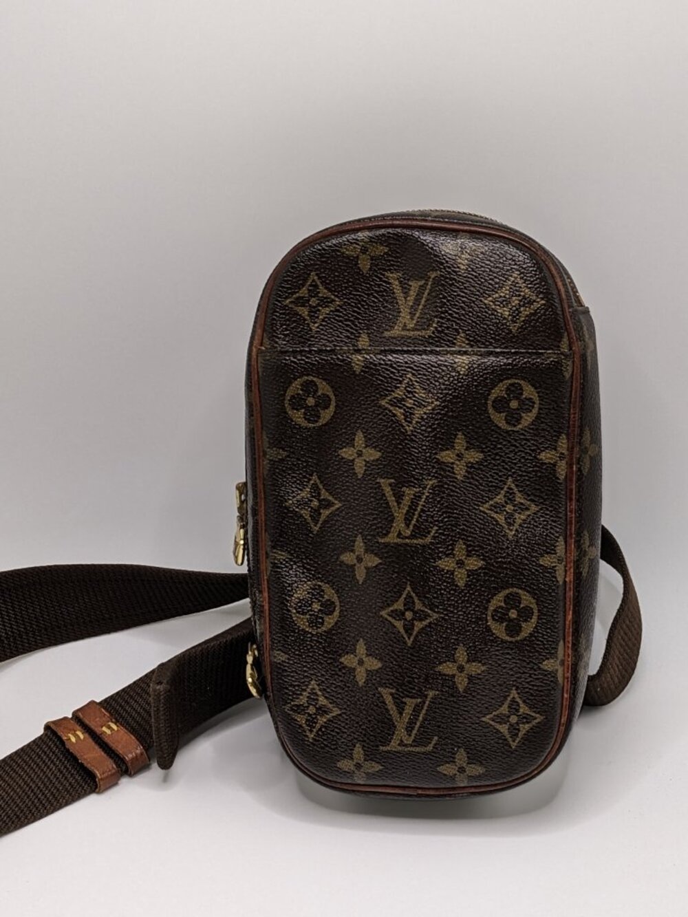 Louis Vuitton Monogram Pochette Gange Crossbody Bag